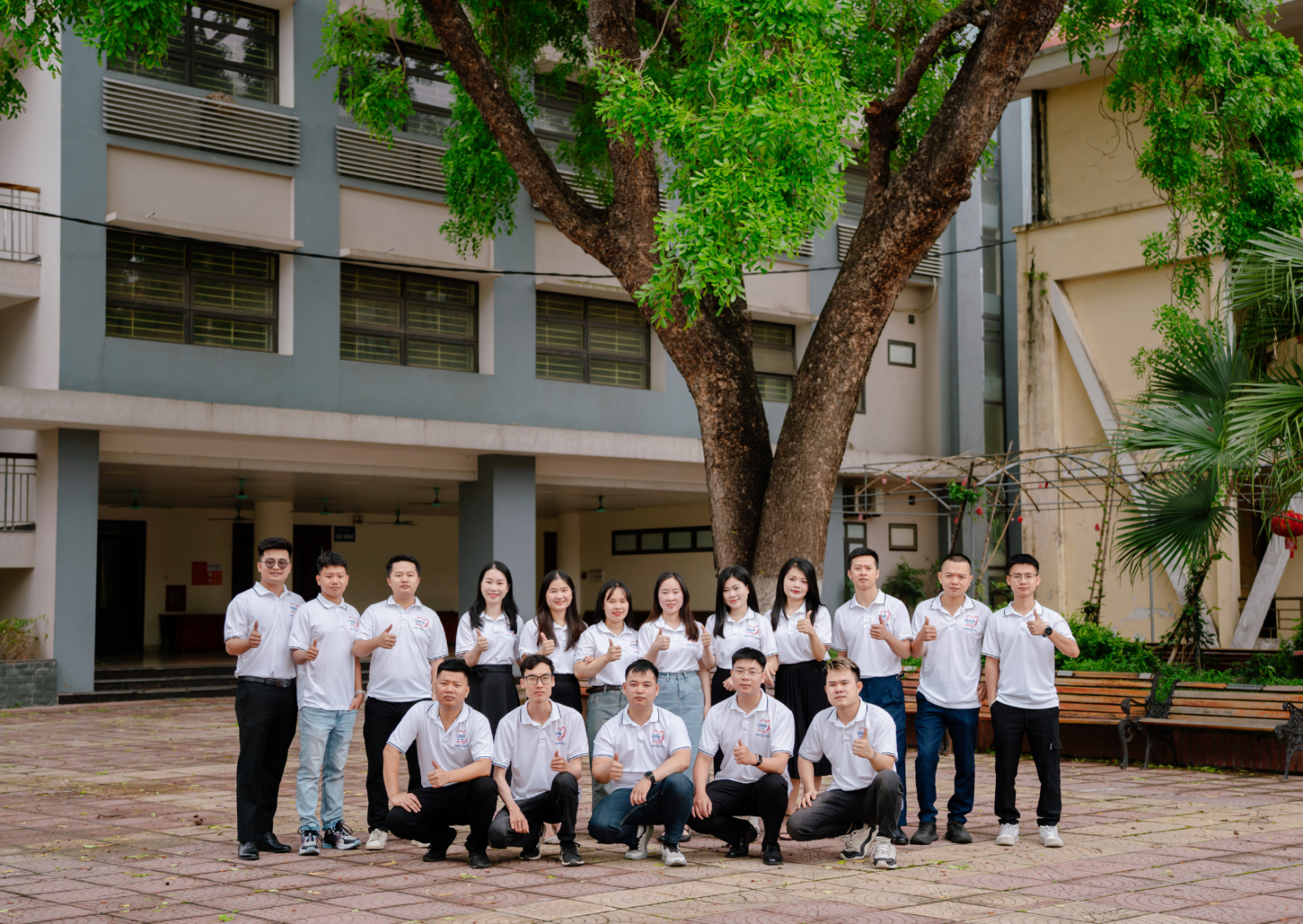 Họp lớp – Gắn kết tình bạn, hồi tưởng kỷ niệm