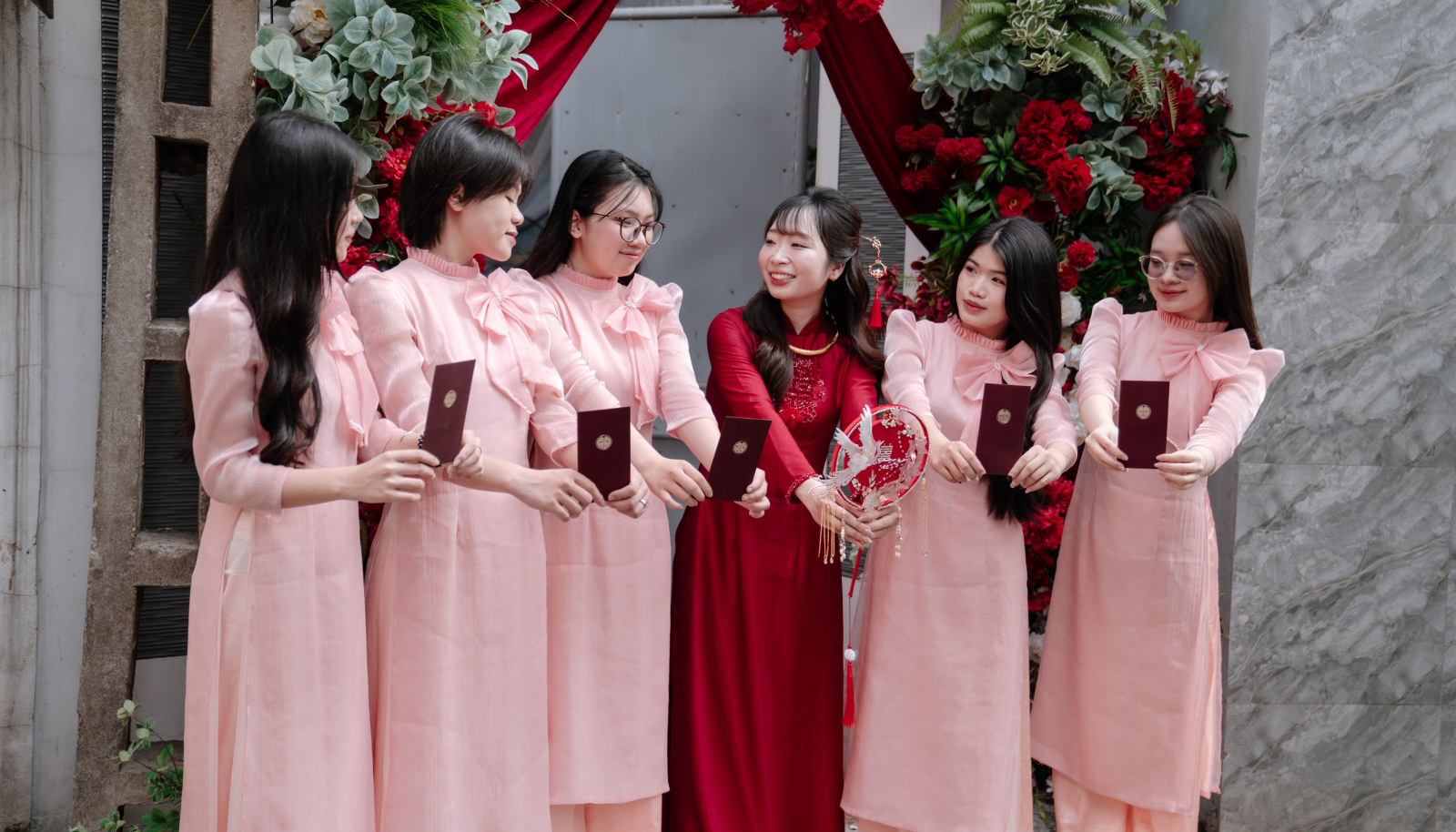 Chụp ảnh phóng sự cưới tự nhiên là gì?